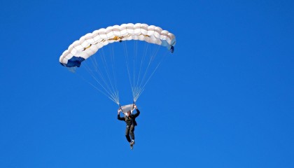 开云体育app-CBA赛季裁判判罚透明公正，cba裁判何时整治